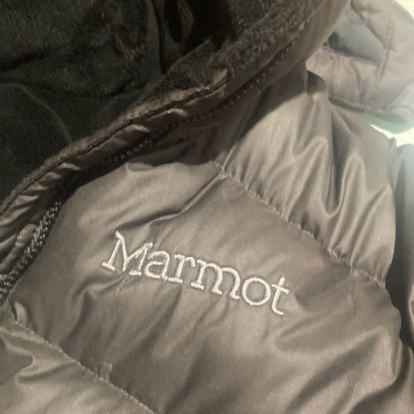 Marmot Women’s Puffer Coat Size Medium Duck Down Coat- Read description. - Picture 3 of 7